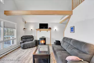 306 Timber Hill Rd, Henryville, PA 18332 - Photo 7