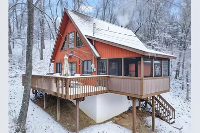  250 Brentwood Drive, Bushkill, PA 18324 - Photo 1