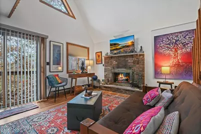  250 Brentwood Drive, Bushkill, PA 18324 - Photo 9