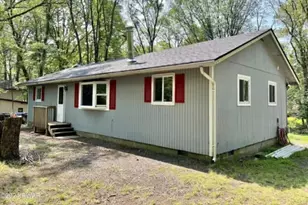 107 Davis Cir, Bushkill, PA 18324 - Photo 1