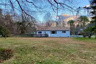 9002 Robinhood Dr, Kunkletown, PA 18058 - Photo 5