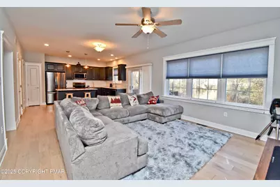  201 Amy Court, Stroudsburg, PA 18360 - Photo 9