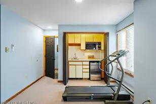 9 Gregory Pl, Lake Harmony, PA 18624 - Photo 13