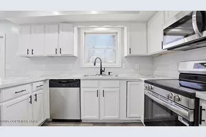  1397 Bear Drive, Bushkill, PA 18324 - Photo 9