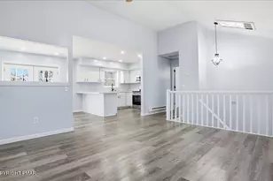 1397 Bear Dr, Bushkill, PA 18324 - Photo 5