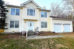 214 Kensington Dr, Bushkill, PA 18324 - Photo 3