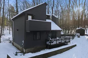 515 Hallowood Dr, East Stroudsburg, PA 18302 - Photo 3