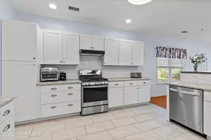 60 Glenmoor Circle, Easton, PA 18045 - Photo 11