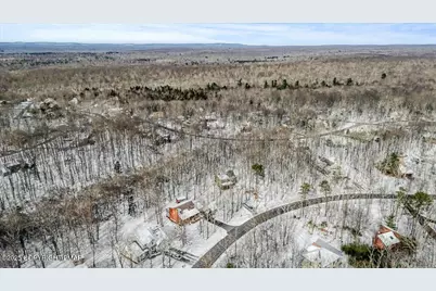  270 Oakenshield Drive, Tamiment, PA 18371 - Photo 25