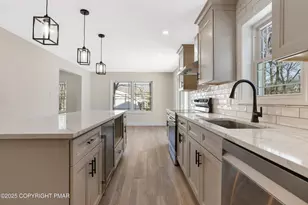 14 Stonegate Ct, Mount Pocono, PA 18344 - Photo 11