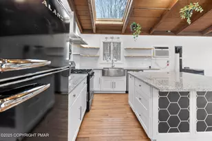 2329 Cramer Ct, Bushkill, PA 18324 - Photo 3