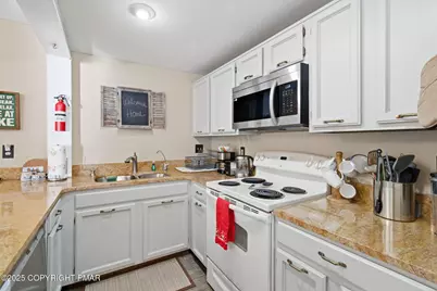  54 Doe Run, Lake Harmony, PA 18624 - Photo 9