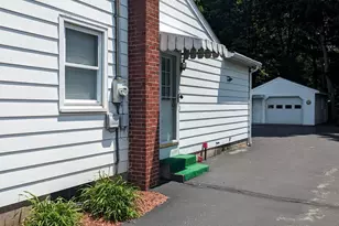 1069 Fritz Ave, Stroudsburg, PA 18360 - Photo 3