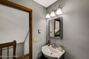 209 Kit Carson Cir, Pocono Pines, PA 18350 - Photo 27