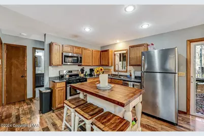  209 Kit Carson Circle, Pocono Pines, PA 18350 - Photo 9