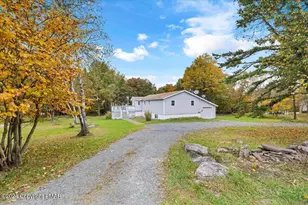 1456 Allegheny Dr, Blakeslee, PA 18610 - Photo 5