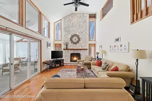 811 Paddock Ct, Lords Valley, PA 18428 - Photo 7