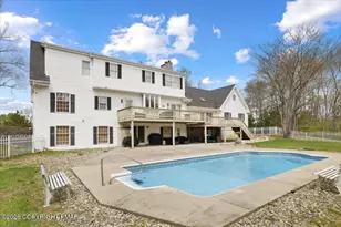 514 Highlawn Dr, East Stroudsburg, PA 18302 - Photo 1