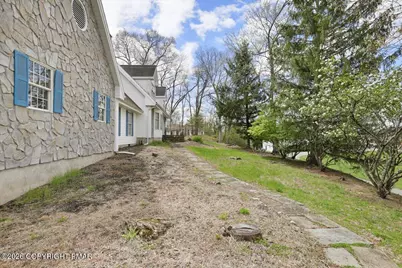  514 Highlawn Drive, East Stroudsburg, PA 18302 - Photo 9