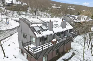 227 Cross Country Ln, Tannersville, PA 18372 - Photo 3