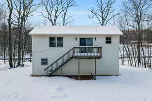 2127 Bushkill Cir, Bushkill, PA 18324 - Photo 3