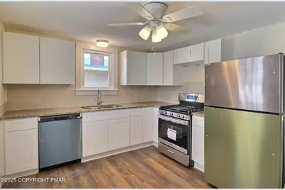  17 Park Street, East Stroudsburg, PA 18301 - Photo 9