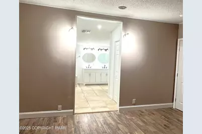  655 Long Mountain Road, Effort, PA 18330 - Photo 9