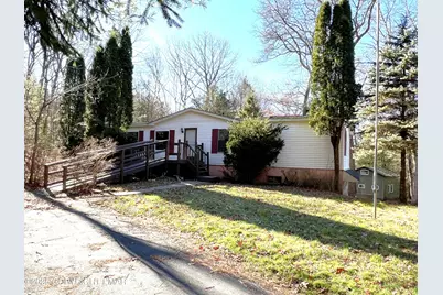  655 Long Mountain Road, Effort, PA 18330 - Photo 1