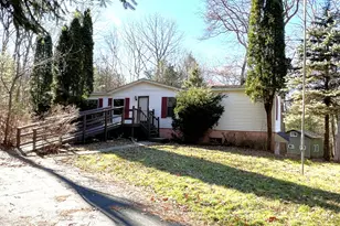 655 Long Mountain Rd, Effort, PA 18330 - Photo 1