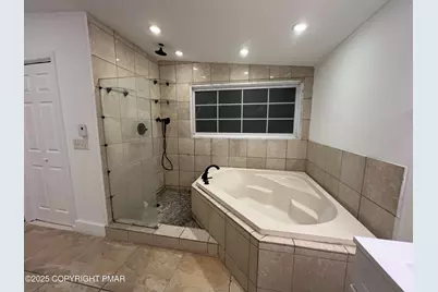  655 Long Mountain Road, Effort, PA 18330 - Photo 11