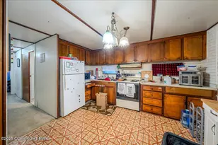 2099 N Turnpike Rd, Dalton, PA 18414 - Photo 7