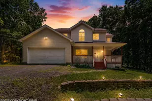 3290 Bluebird Dr, Bushkill, PA 18324 - Photo 1