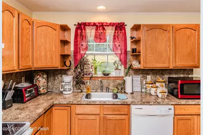  3290 Bluebird Drive, Bushkill, PA 18324 - Photo 5