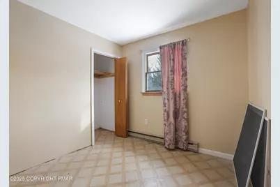  765 Country Place Drive, Tobyhanna, PA 18466 - Photo 19