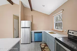 765 Country Pl Dr, Tobyhanna, PA 18466 - Photo 11