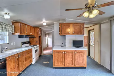  205 Oak Run Lane, Stroudsburg, PA 18360 - Photo 7