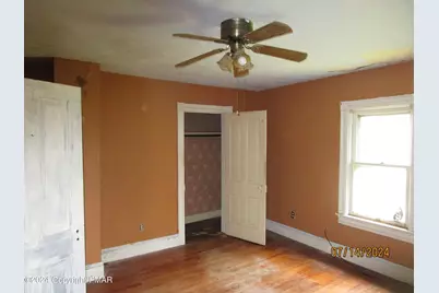  146 Buttonwood Street, Jessup, PA 18434 - Photo 9