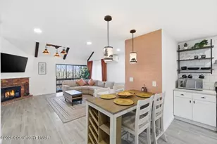 26 Middle Village Way, Tannersville, PA 18372 - Photo 11