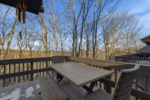 26 Middle Village Way, Tannersville, PA 18372 - Photo 9