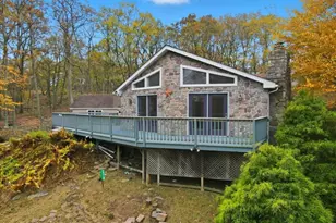 2318 Sunbird Ct, Henryville, PA 18332 - Photo 3