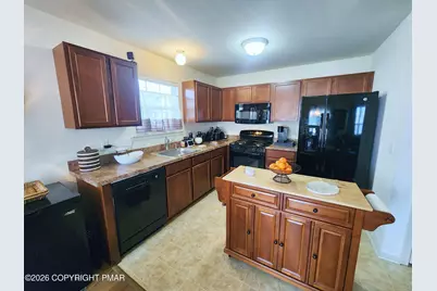  701 Trout Creek Lane, Allentown, PA 18103 - Photo 13