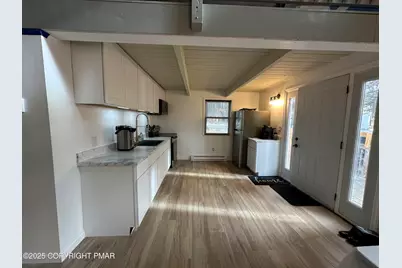  838 Country Place Drive, Tobyhanna, PA 18466 - Photo 9