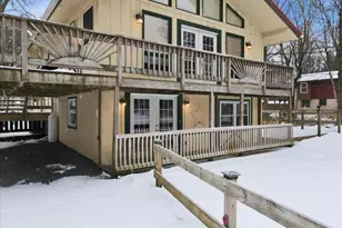401 Clearview Dr, Long Pond, PA 18334 - Photo 3