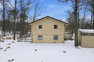 401 Clearview Dr, Long Pond, PA 18334 - Photo 47