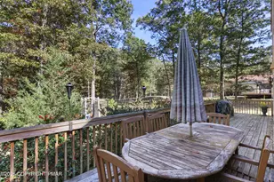 3176 Bluebird Dr, Bushkill, PA 18324 - Photo 9