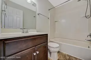 1013 Bear Swamp Rd, East Stroudsburg, PA 18302 - Photo 35