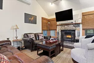 412 Hickory Dr, Tannersville, PA 18372 - Photo 7