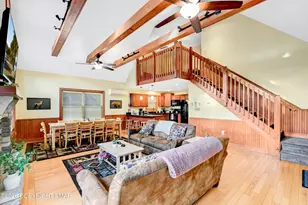 136 Pineknoll Dr, Lake Harmony, PA 18624 - Photo 9