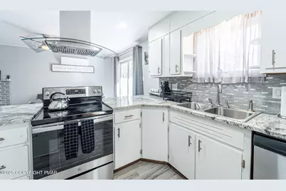  2332 Route 940, Pocono Summit, PA 18346 - Photo 13