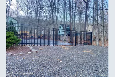  7004 Woodbridge Drive, Bushkill, PA 18324 - Photo 3